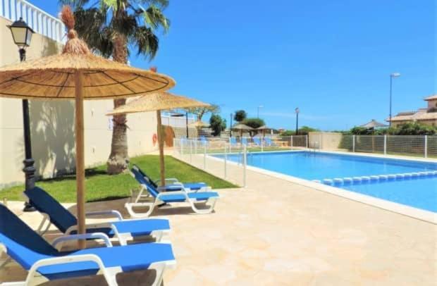 Casa En A Colina 69 Βίλα Οριουέλα Εξωτερικό φωτογραφία